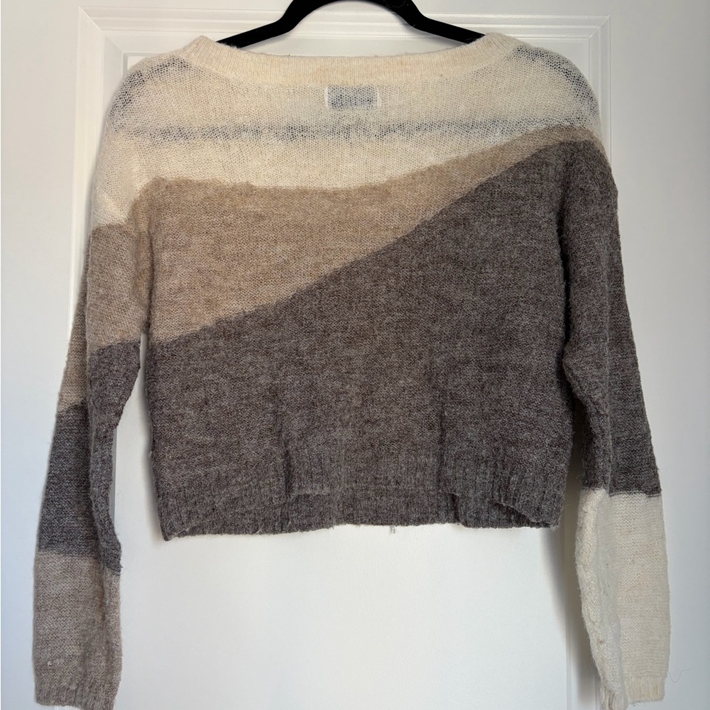Colorblock Crop Sweater - Picture 2 of 2